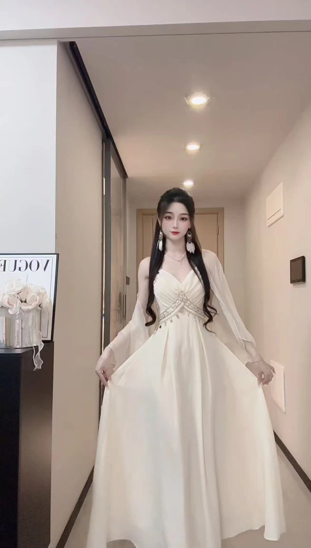 显瘦性感夏季法式温柔小众设计感连衣裙（无胸垫）防晒开衫两件套