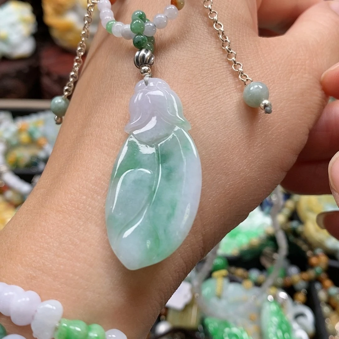 翡翠颈饰未镶嵌翡翠