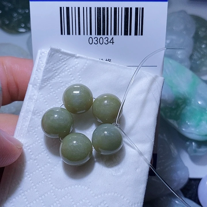 翡翠未镶嵌颈饰天光墟翡翠市场现金代购