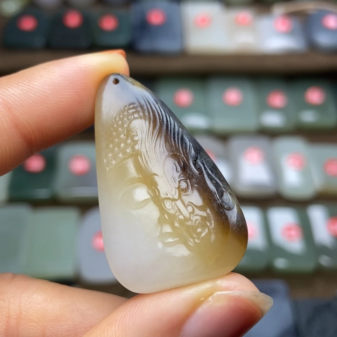 和田玉未镶嵌颈饰