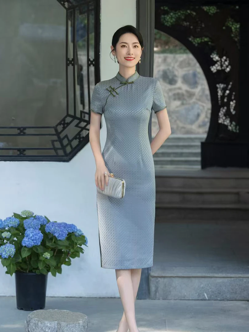 新中式日常改良旗袍素雅小格气质夏季减龄时尚旗袍（一路绿灯