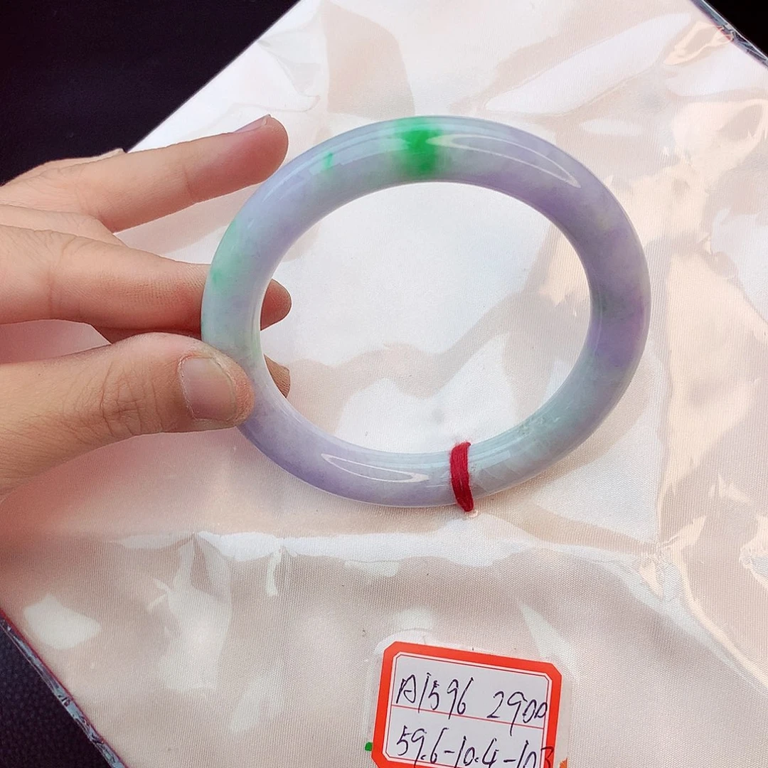 翡翠手镯未镶嵌翡翠