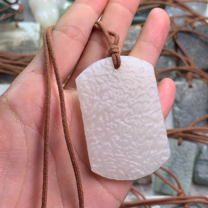 和田玉（糖玉）未镶嵌颈饰