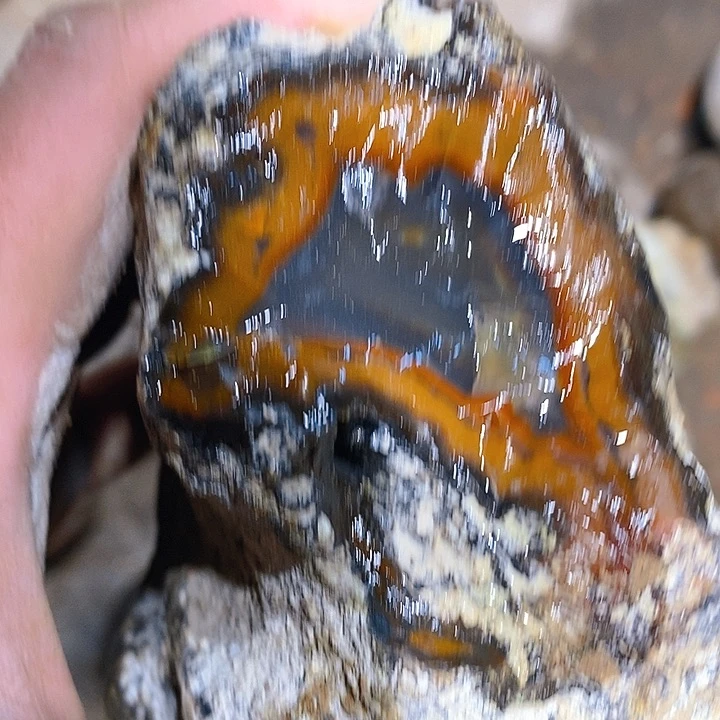 定制玛瑙沿**行隔空咯英语听力