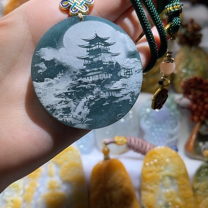 吊坠(不含链)未镶嵌翡翠