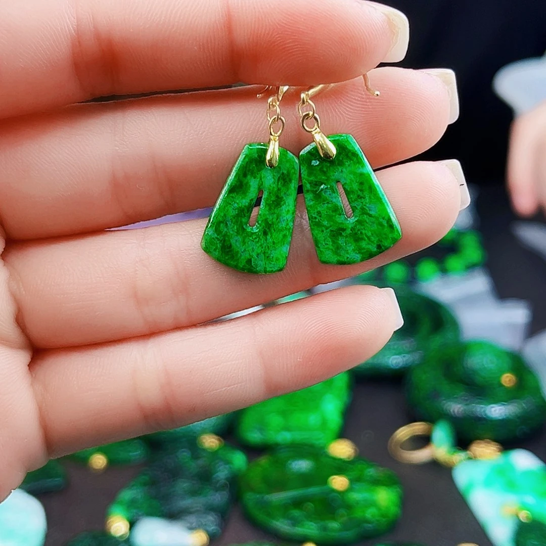 颈饰银S925镶嵌翡翠多样性