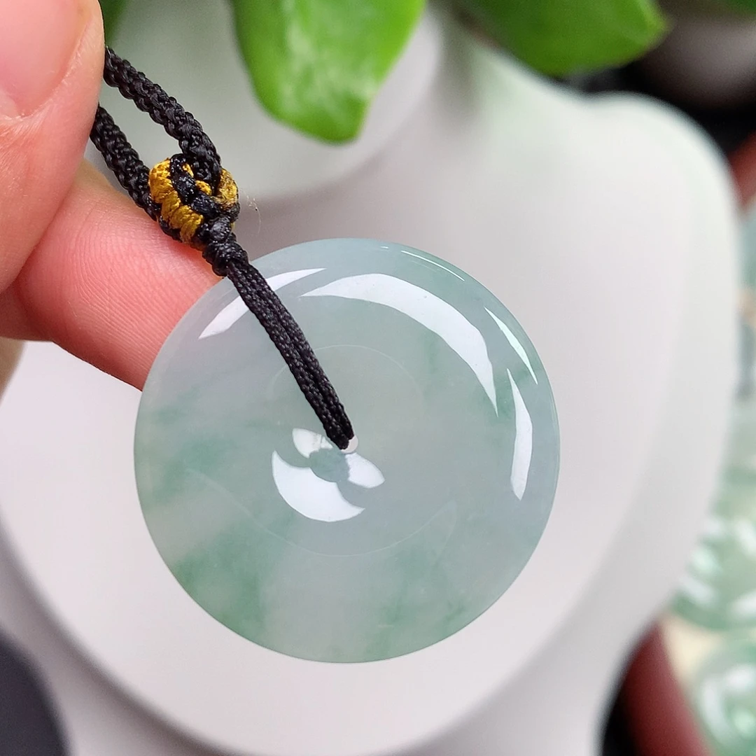 翡翠未镶嵌颈饰平安扣 29x5.1mm
