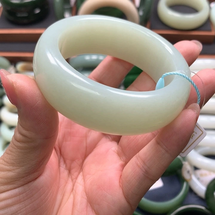 【闪购商品】未镶嵌手镯和田玉26