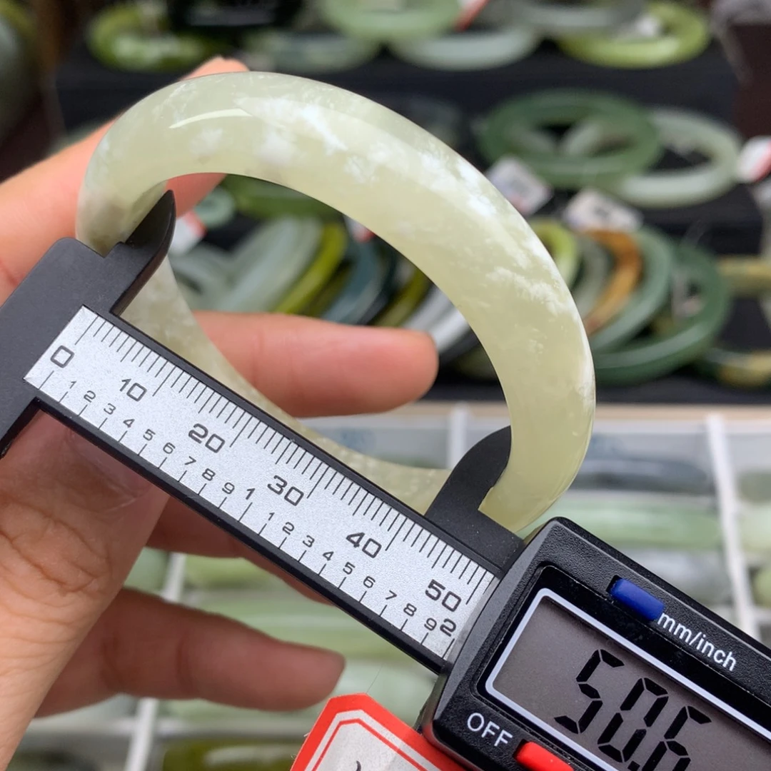 未镶嵌蛇纹石玉手镯573