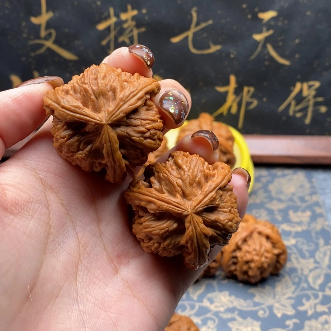 吊坠文玩核桃周****?白狮子