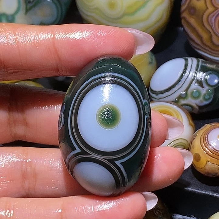 熙***沂玛瑙/玉髓未镶嵌珠宝奇石