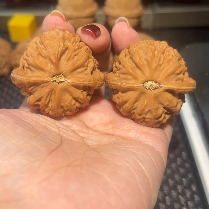 吊坠文玩核桃42宫灯一对