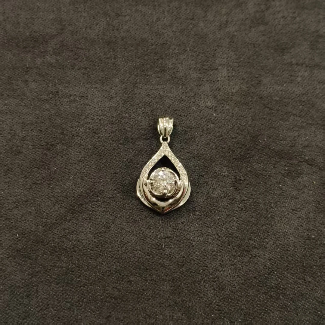 CBAI/菜百XD 18K金钻石挂坠 水滴 请勿下架