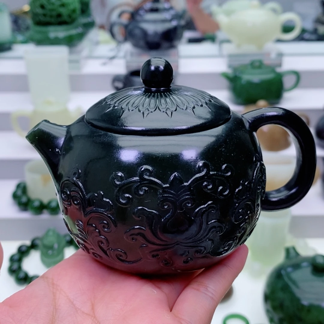 日***峰和田玉未镶嵌摆件茶壶