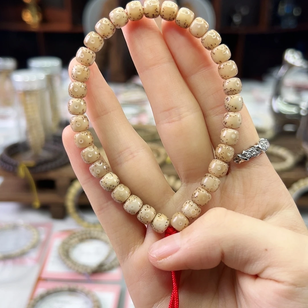 星月菩提吊坠Ll.7x6手持 超小细星