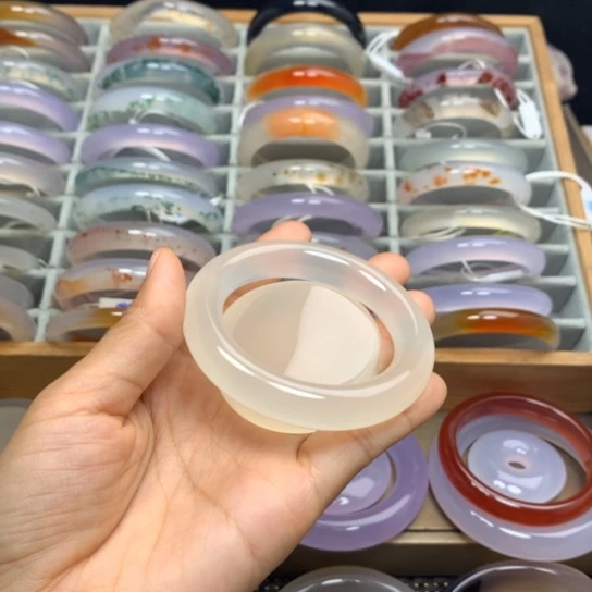 玛瑙/玉髓未镶嵌手镯