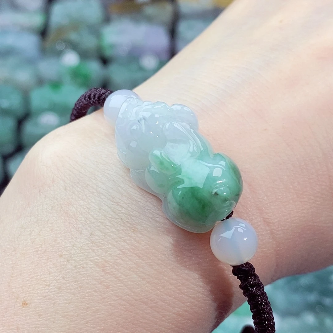 颈饰未镶嵌翡翠天然