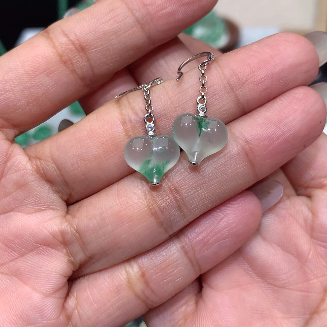 颈饰银S925镶嵌石英质玉（非洲翠）