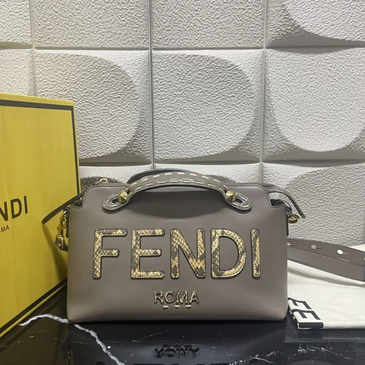 95新/芬迪/包包/[251223NKWC]/C14048851152