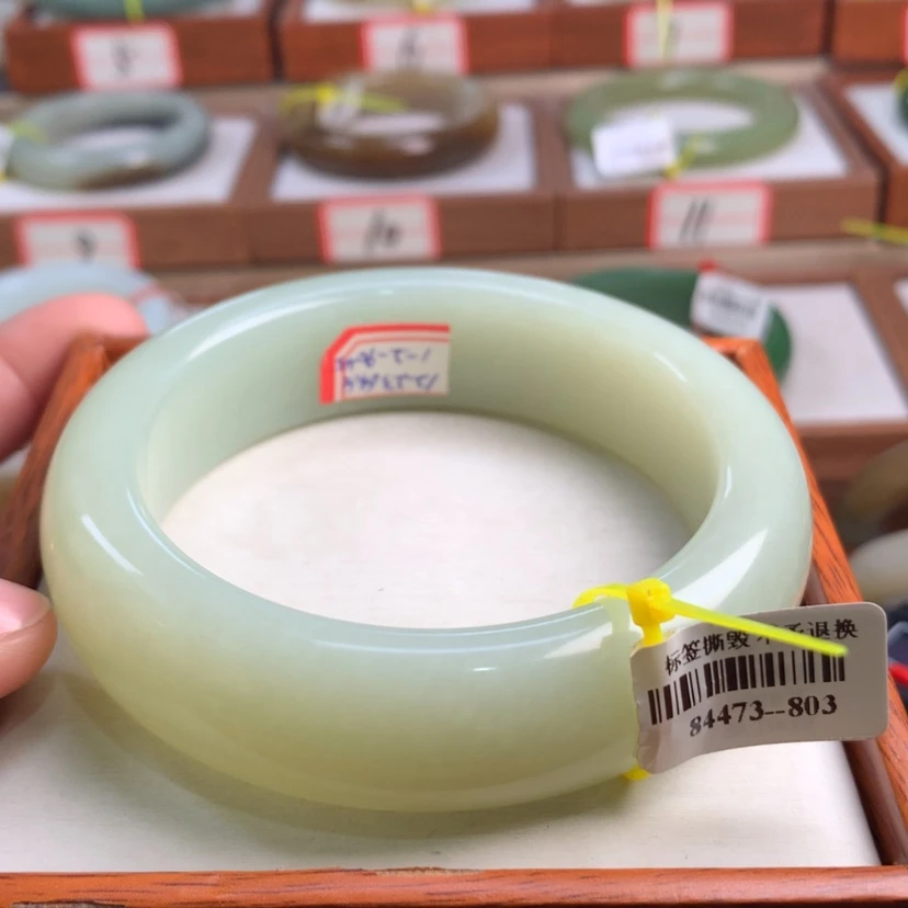 【闪购商品】和田玉手镯未镶嵌65