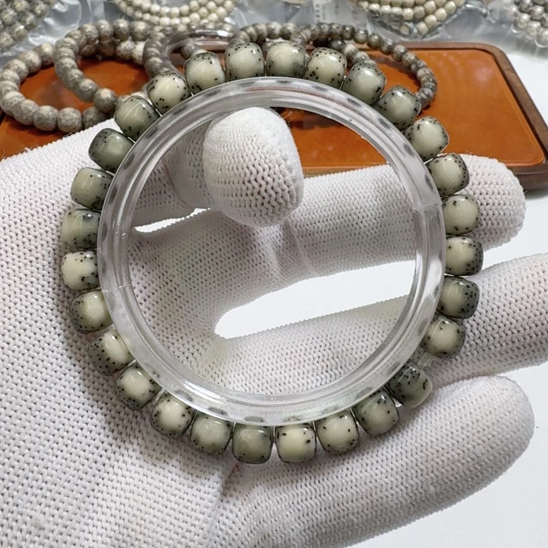 星月菩提吊坠沐*_一物一图4糯冰绿背针尖星河豚8左右单圈