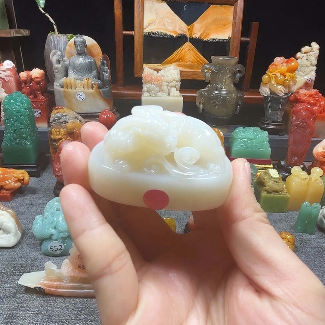 寿山石印石荔枝冻螭龙