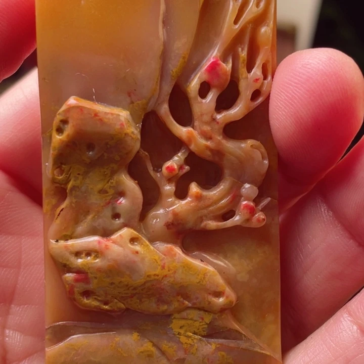 巴林鸡血石福黄地