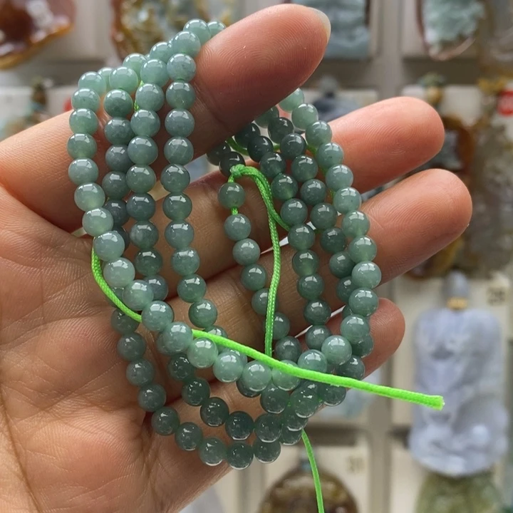 翡翠未镶嵌颈饰好
