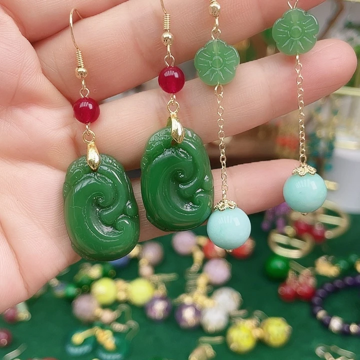 石英岩玉合金耳钉有微瑕