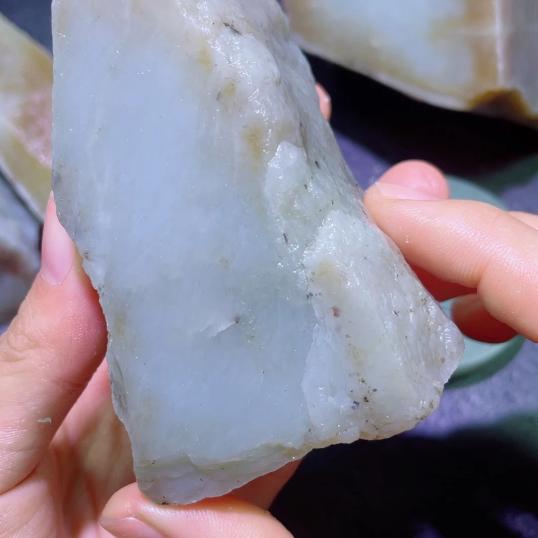 和田玉未镶嵌珠宝半成品