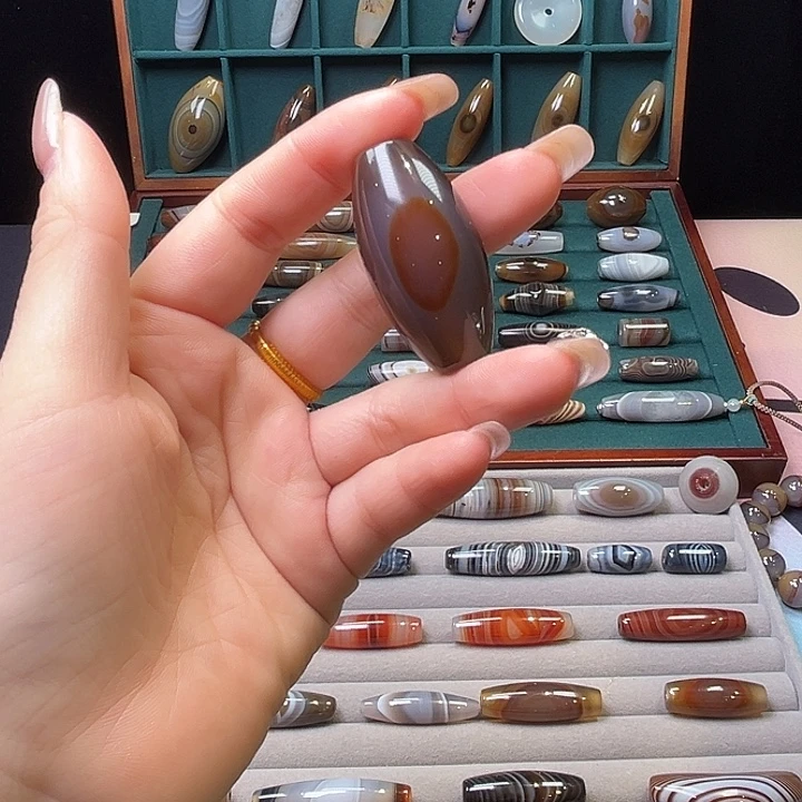 玛瑙/玉髓未镶嵌吊坠(赠链)