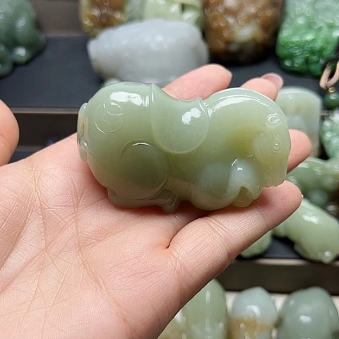 和田玉未镶嵌颈饰温*