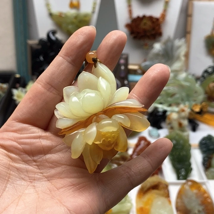 未镶嵌蛇纹石玉颈饰