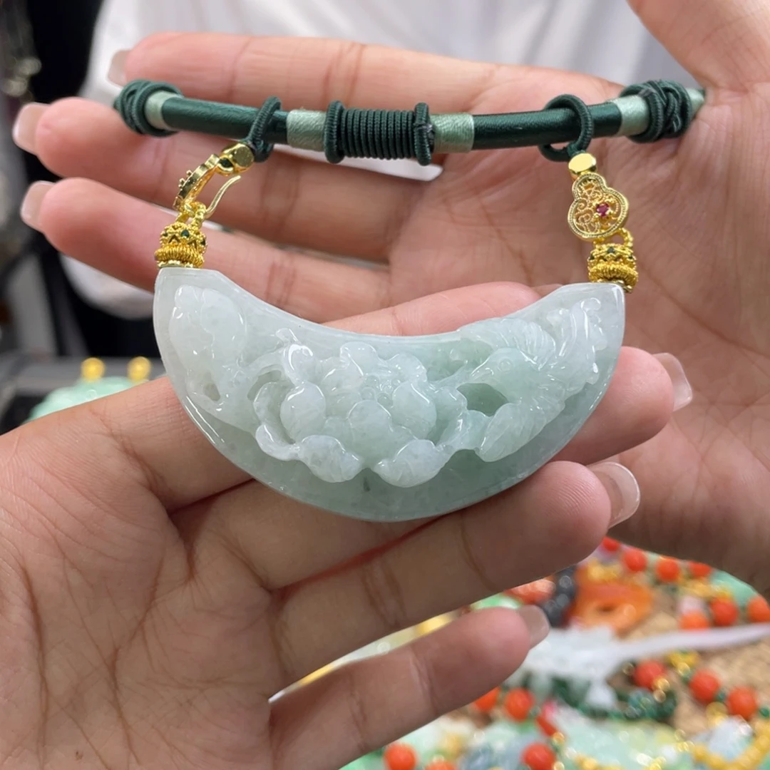 翡翠颈饰未镶嵌代编织