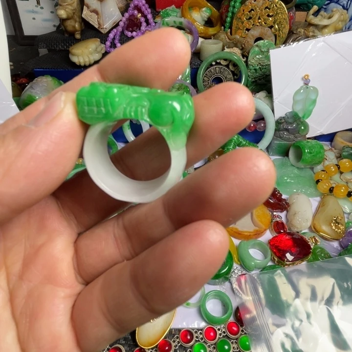 想***福滴血莲花菩提吊坠