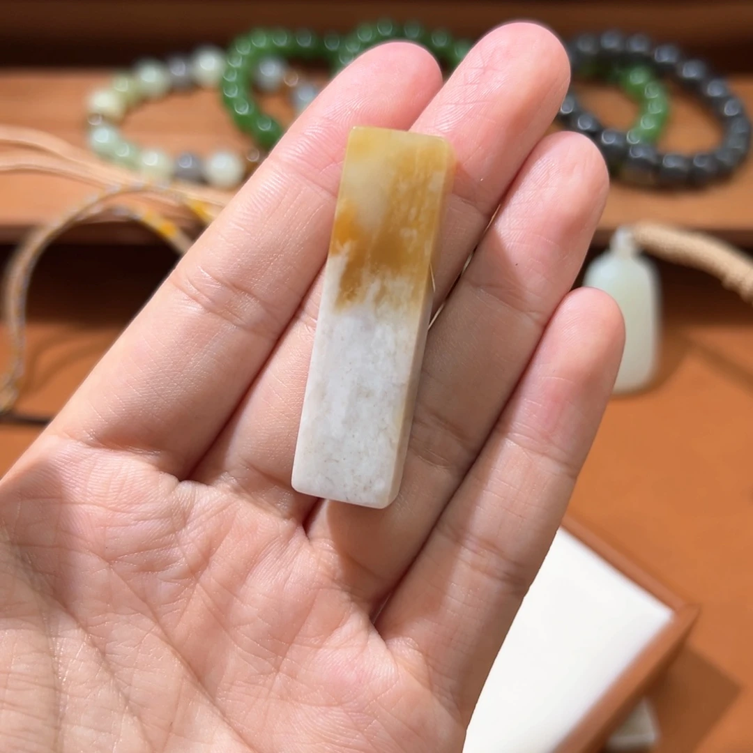 ****L和田玉未镶嵌颈饰