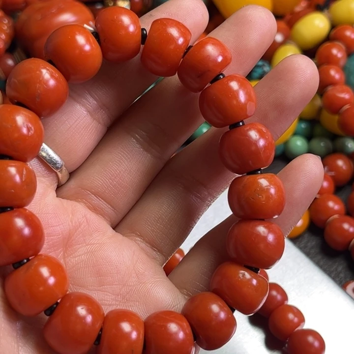 颈饰琉璃秦**药琉璃…………….