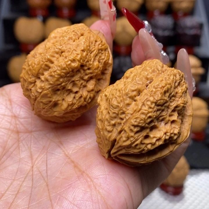 文玩核桃把件蝴蝶蝉58号