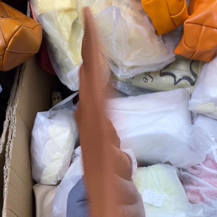 左***3头层牛皮车用纸巾袋