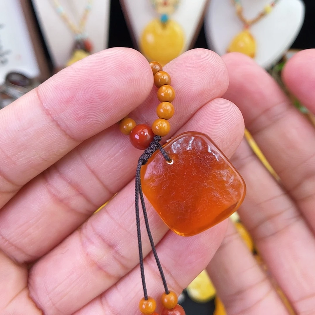 琥珀未镶嵌珠宝奇石