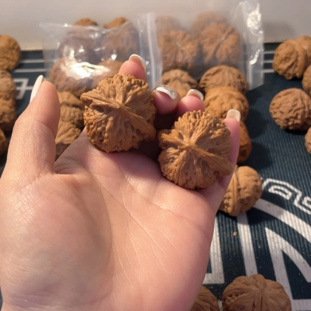 文玩核桃吊坠东**吖宫灯40