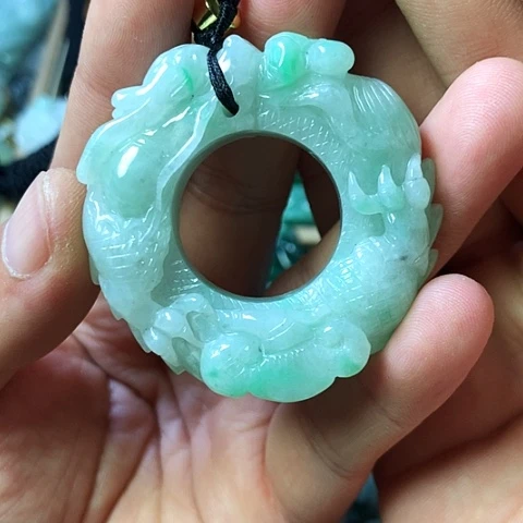 颈饰未镶嵌翡翠福豆豆珠宝翡翠颈饰