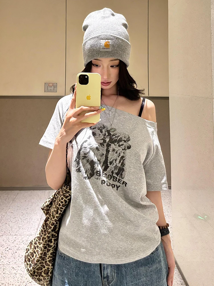 美式复古小狗印花白色斜肩短袖t恤女夏季2025新款松弛感慵懒上衣