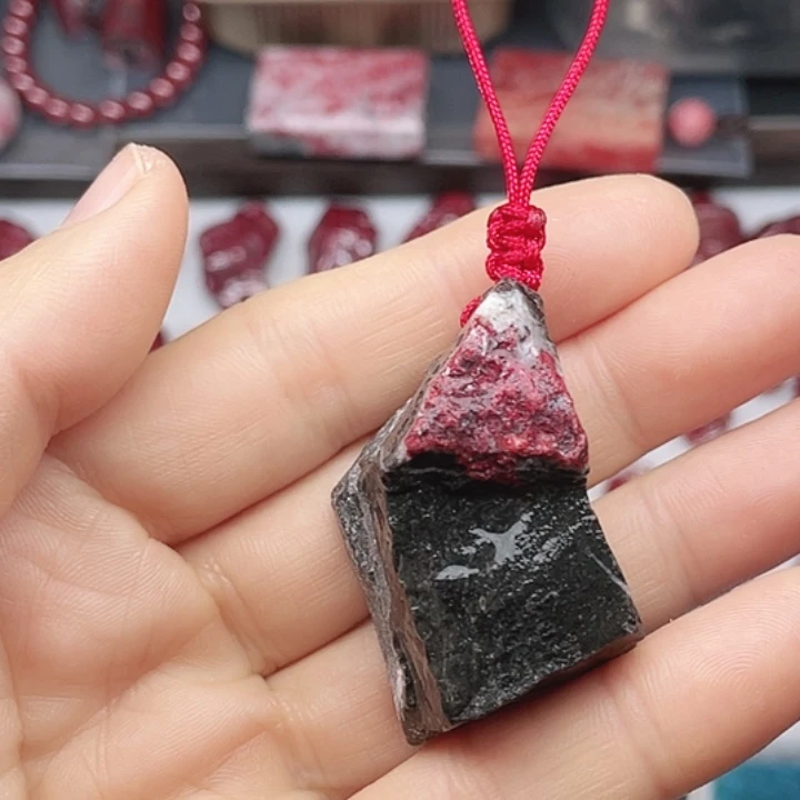 天然辰砂原石毛料