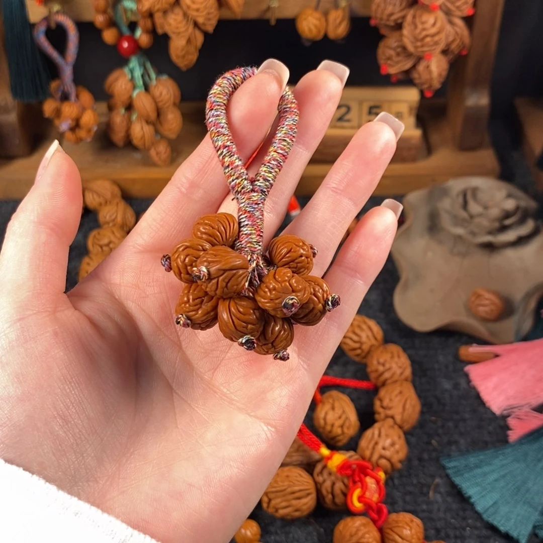 吊坠桃核?**住桃枭挂件