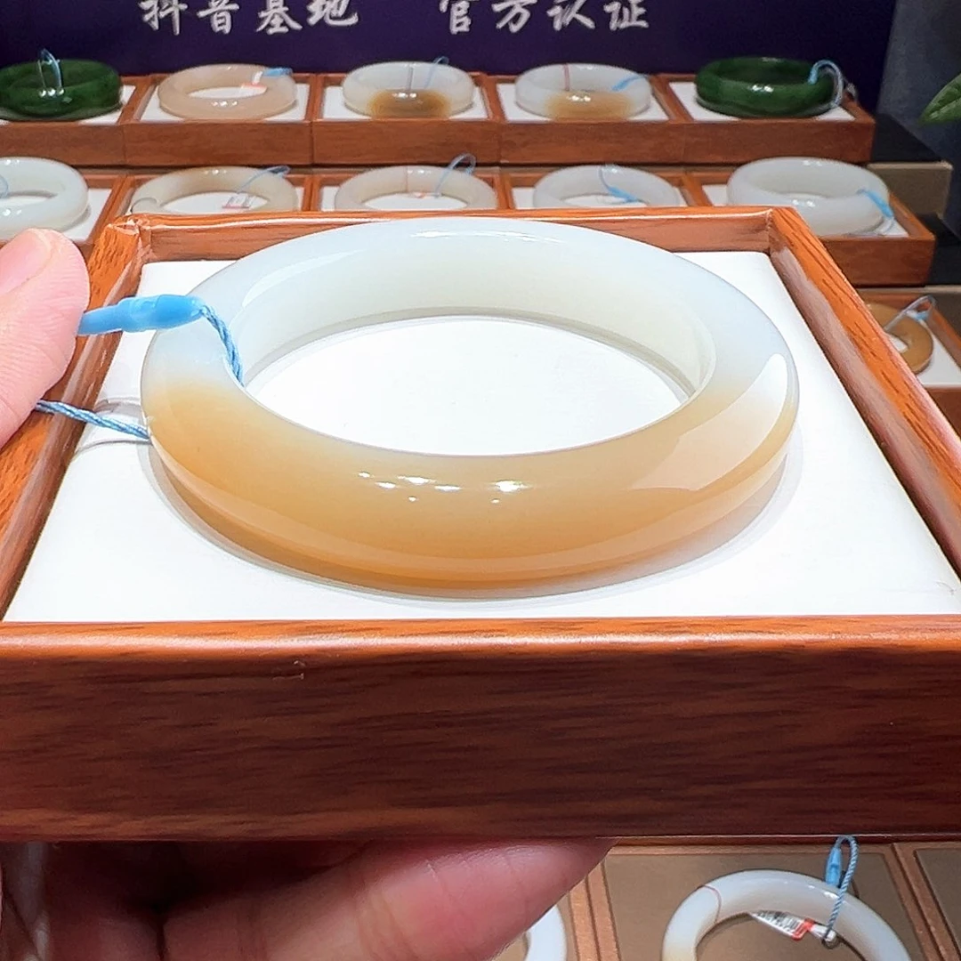 和田玉手镯52.53未镶嵌