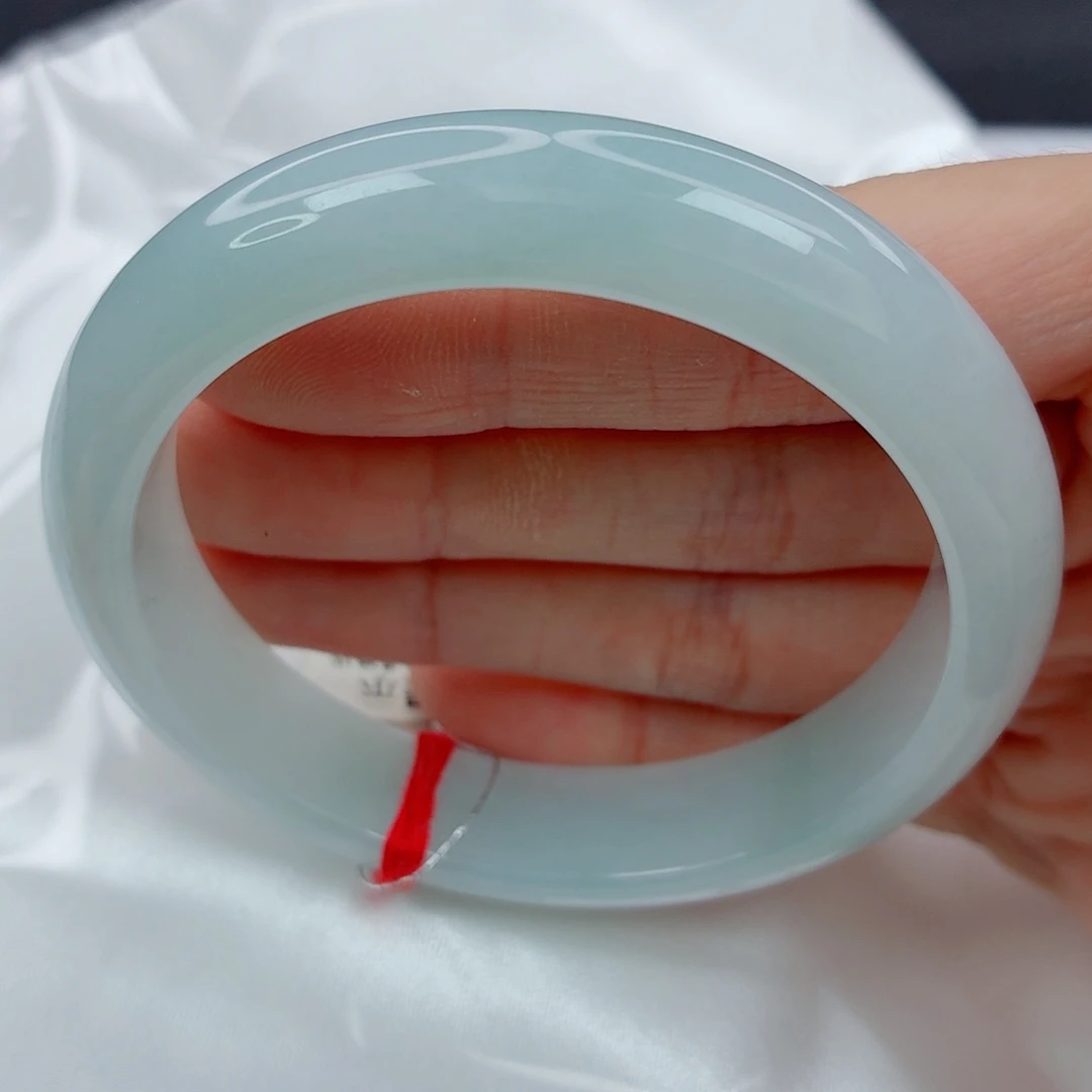 翡翠未镶嵌手镯57.3正圈，胶润纯色细腻，023