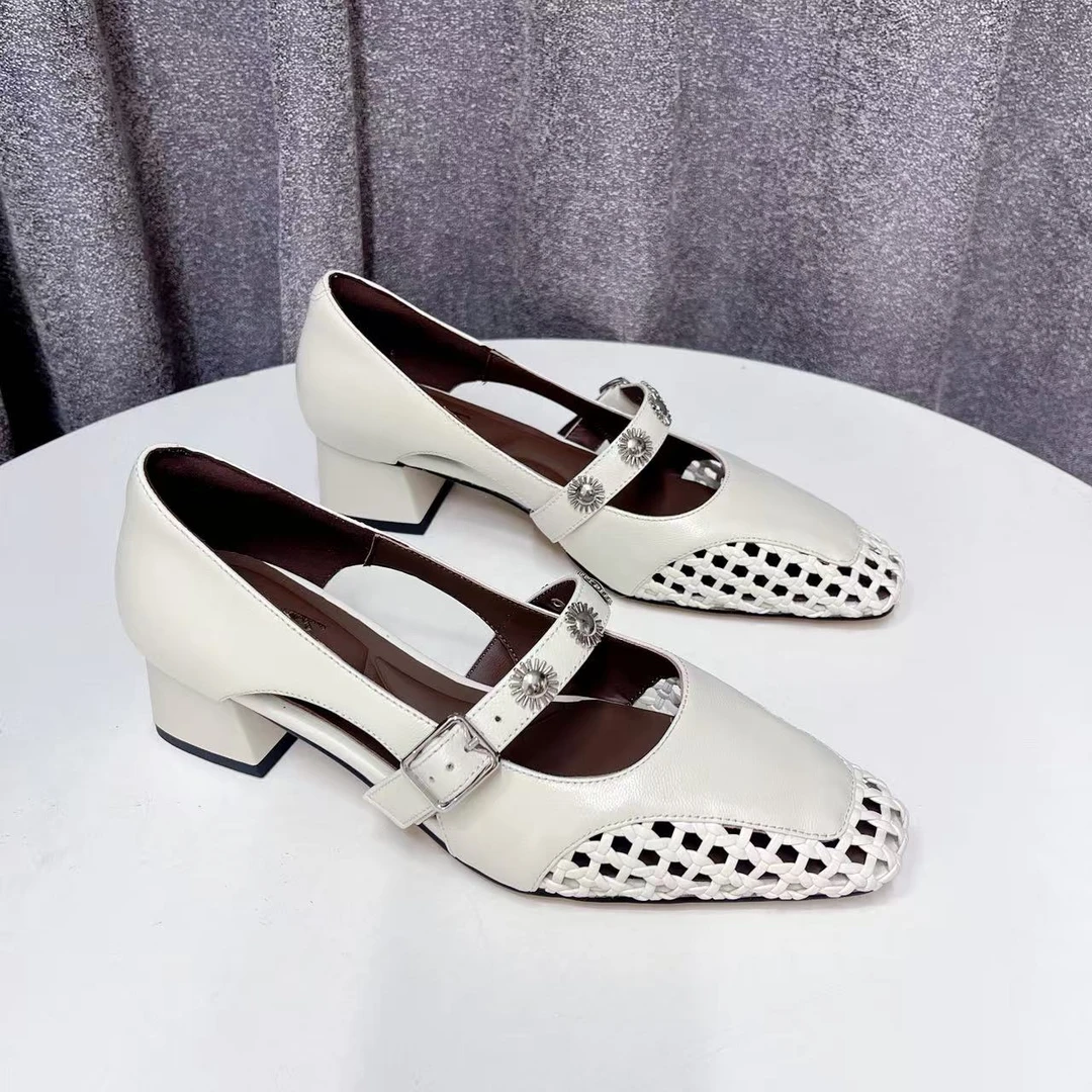 QMS1024-2582  米白色  夏季新款一字带气质女士包头四季凉鞋