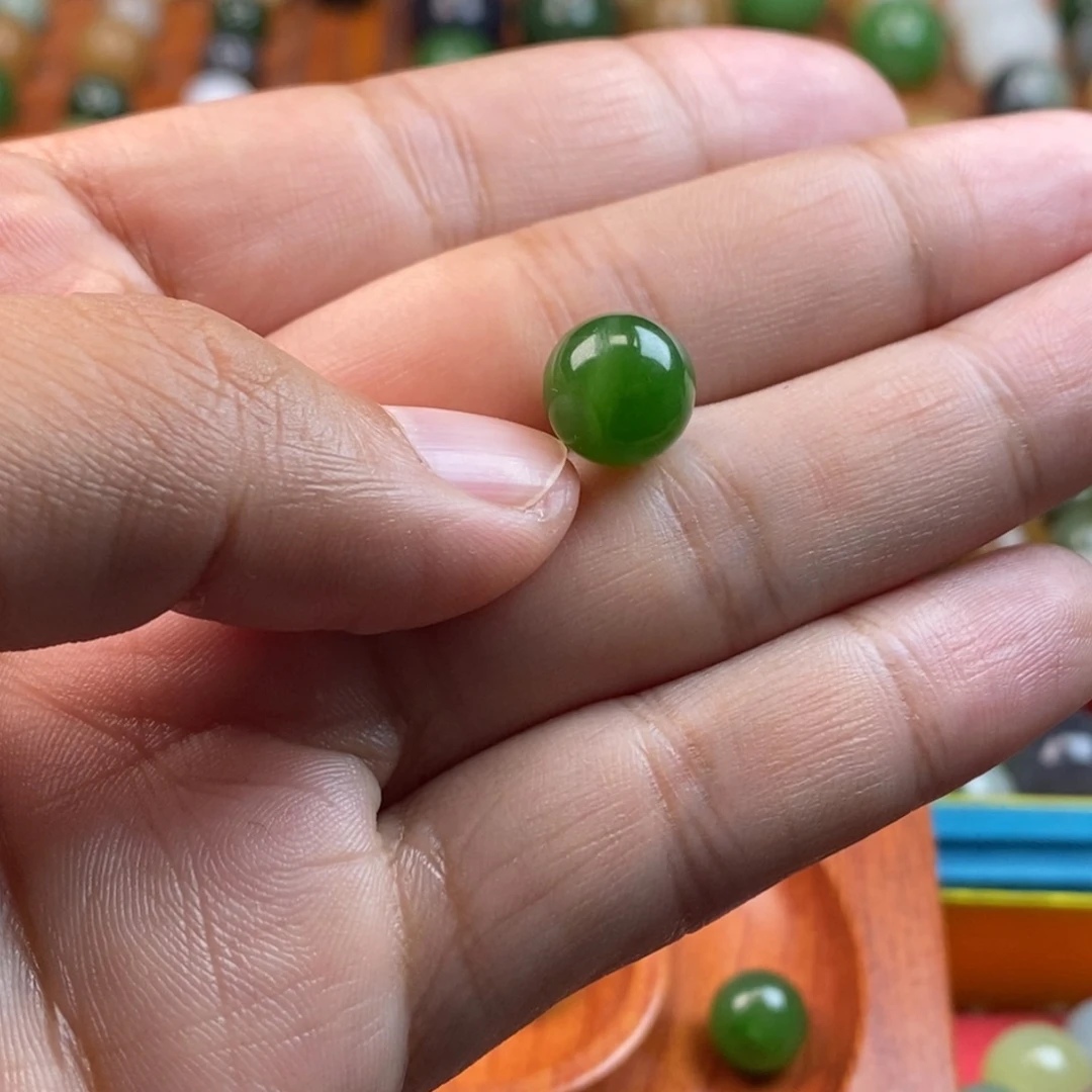 飘***雨和田玉未镶嵌珠宝奇石卡10碧玉y