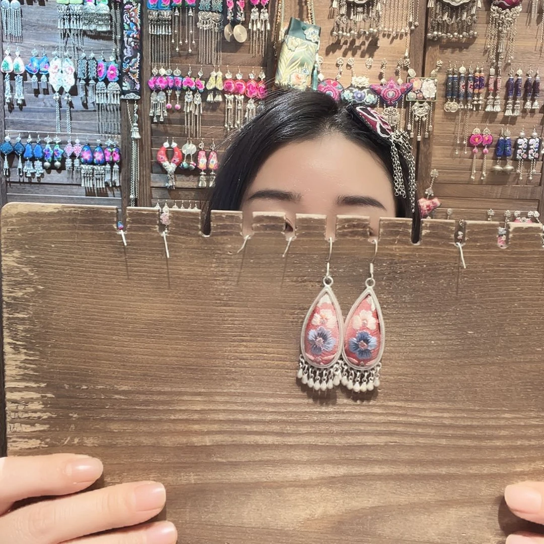 皮质铁合金漂亮的水滴耳环